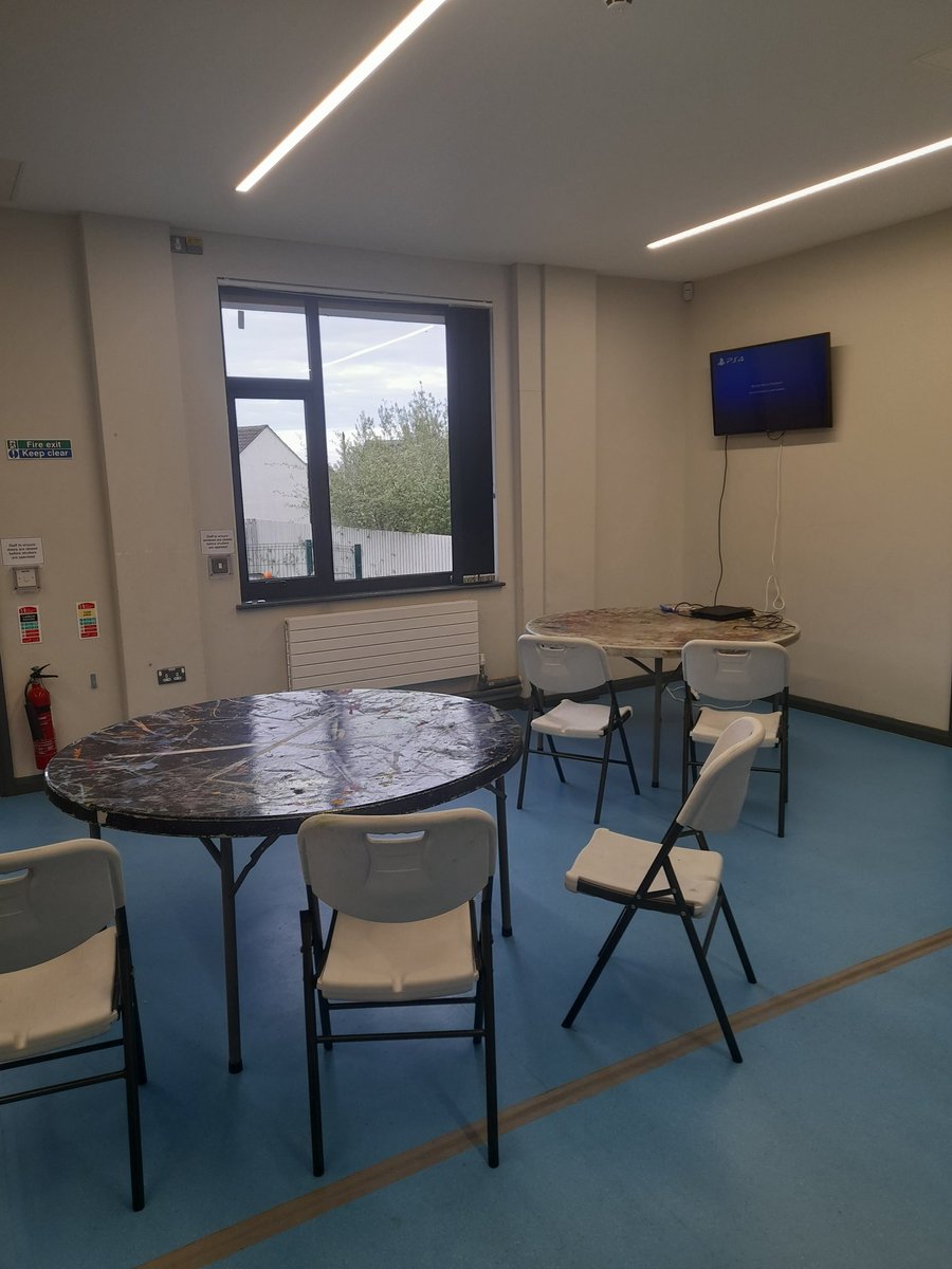 Streetworks drop in open tonight 8pm-11pm 11+ provision in Newhill Youth and community centre, Liverpool vs spurs will be shown <a href="/BBCCiN/">BBC Children in Need</a> <a href="/CaitlinnA23/">Caitlín Armstrong</a> <a href="/JohnnyMcCann01/">Johnny McCann</a> <a href="/CrissiePoodle/">Chrissie Nic Phóilín</a> <a href="/shannon_magee/">Shannon Magee</a> <a href="/micheald84/">Micheal Donnelly</a> <a href="/Eners1977/">NiallMcIonnrachtaigh</a> <a href="/rois_ni/">Róis</a> #youth #fun