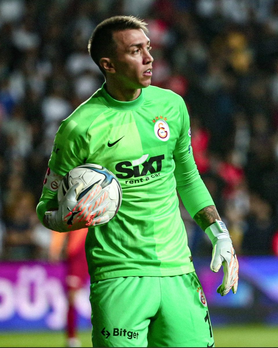 Muslera BİZDENDİR💛♥️🦁 <a href="/GalatasaraySK/">Galatasaray SK</a>