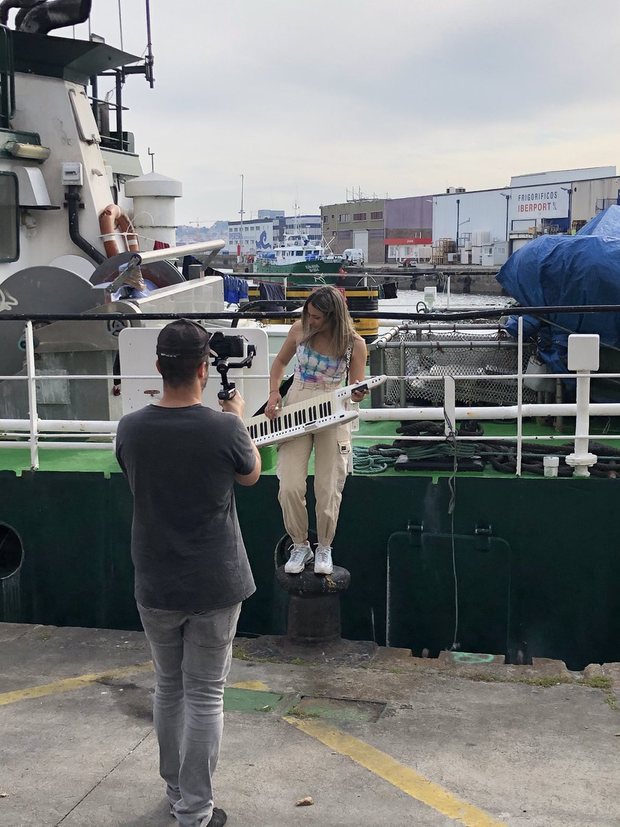 sinerxia_'s tweet photo. Grabamos para el proyecto “Youth for Sea” de @ArviInnovapesca con el patrocinio del programa #pleamar de la @FBiodiversidad el videoclip “Jóvenes por el Mar” https://t.co/6ybzzcvlMm