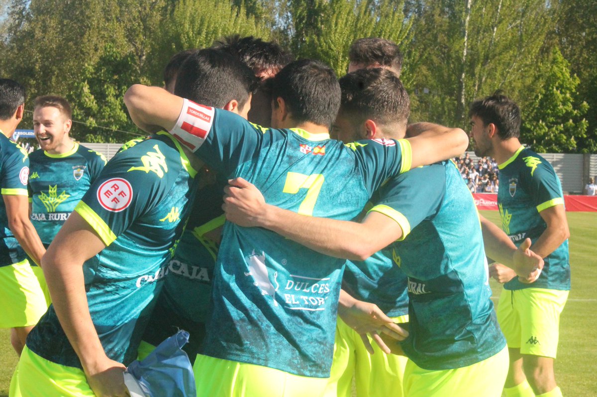 AtcoTordesillas's tweet photo. ¡Final en La Arboleda!

@SDAlmazanoficia 0 -
@AtcoTordesillas 1

⚽ Torres

¡Estamos en la final!

#VamosTorde💪 https://t.co/3whLqZgCxA