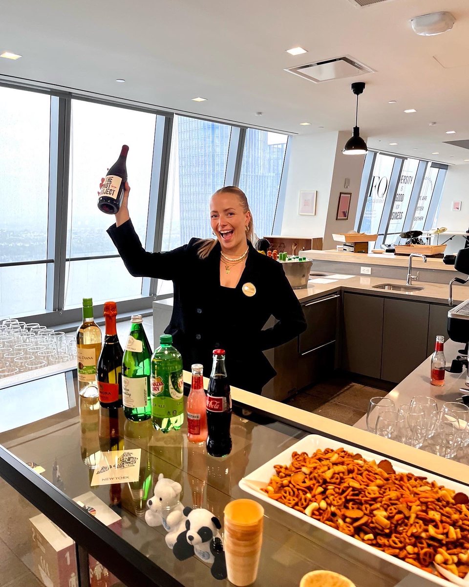 CircularWeek's tweet photo. Thank you to everyone who celebrated a successful #CircularCityWeek with us at our Closing Celebration on Friday! 🎉🍾
Special thanks to Premium partner @nordicinno for setting a superb example of what it means to accelerate circularity through collaboration and innovation. 🤝 https://t.co/dhW4QRSjLc