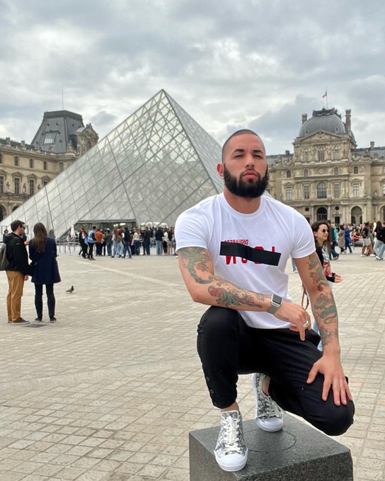 Louvre ❤️ 🖼 https://t.co/nZrCpBRMWb