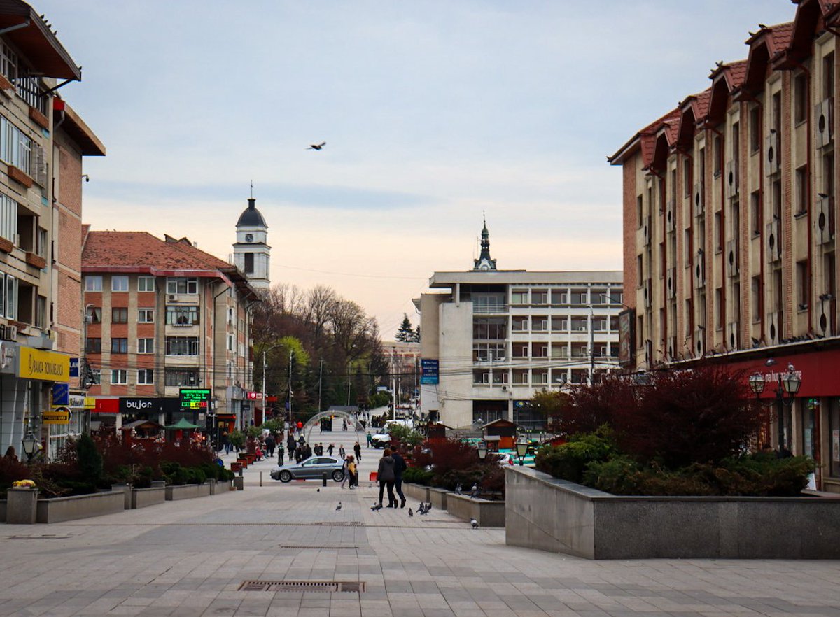 Alexandershots1's tweet photo. The city of Suceava 

#photography #Romania #suceava @petermckinnon @elonmusk https://t.co/LkJgYbWfIk