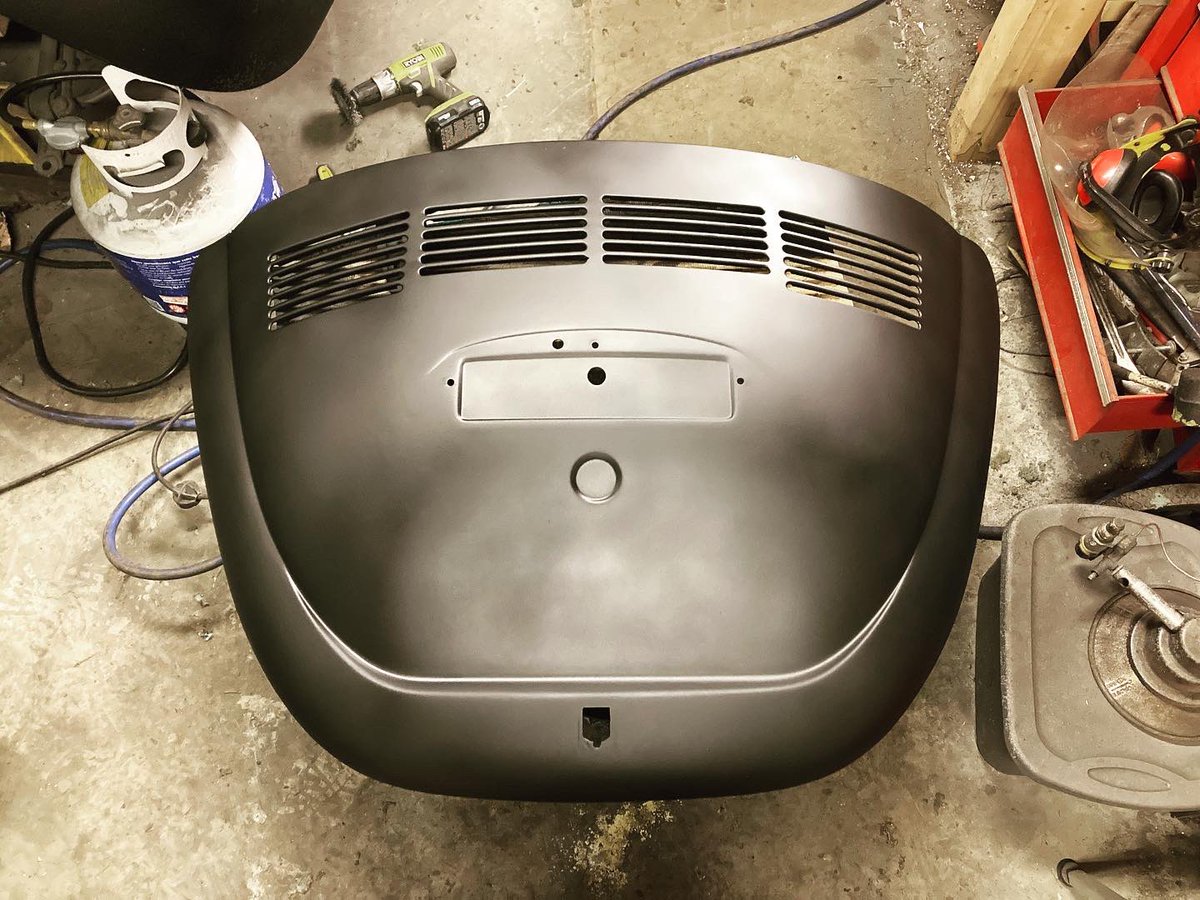 thebugnut's tweet photo. Making headway on the deck-lid today.
#thebugnut #super71 #superbeetle #vwbeetle https://t.co/Vv8splfSJg