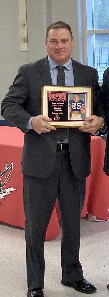 Connetquot_FB's tweet photo. Congratulations to Coach Melchiona! Hall of Fame Class of 2021! Melch was a stud football player & wrestler. He was smart, physical, athletic! One of the toughest to wear the Connetquot uniform. A Long Island Champion as both a player & a coach! #TBirdNation #Melch https://t.co/lp72q94Wne