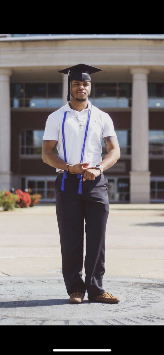 IntroVertJvyy's tweet photo. Up and outta thereβΌοΈπβπ½ #MTSU2022 https://t.co/DvO1DxCcoY