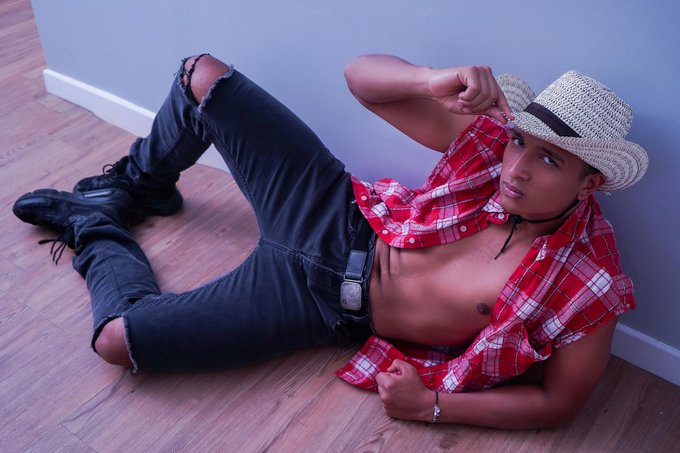 online!
@StripchatMen

@_bongacams

@chaturbate

@ChaturbateOnAir

@theCAMBOYS

https://t.co/XIZ2ail12m