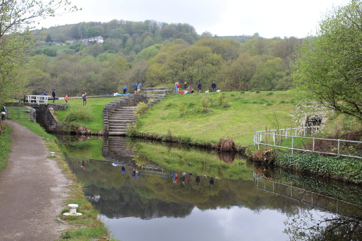 BridgesCanal's tweet photo. Booths Bank Bridge No 51 .. Booths Bridge No 52 .. Huddersfield Narrow Canal .. West Slaithwaite .. @CRTYorkshireNE @ThePhotoHour #Sparth @CanalRiverTrust #Huddersfield #lifesbetterbywater https://t.co/EYZy7NMD1S