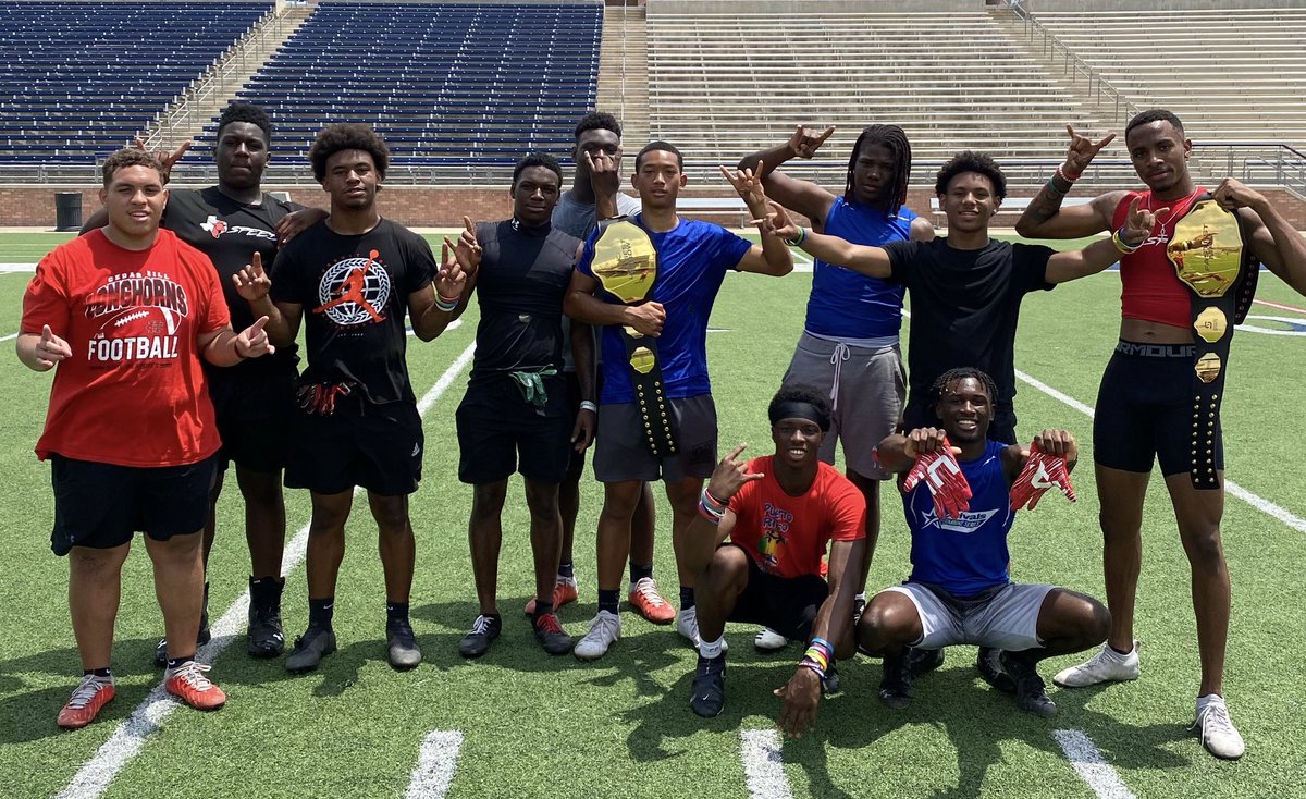 TheHillTTHLFB's tweet photo. @TheHillTthlFB had a great time at the Texas Showcase Combine hosted by @THSCAcoaches and @sdsports… #NoShortcuts https://t.co/U6UzxwA3tg