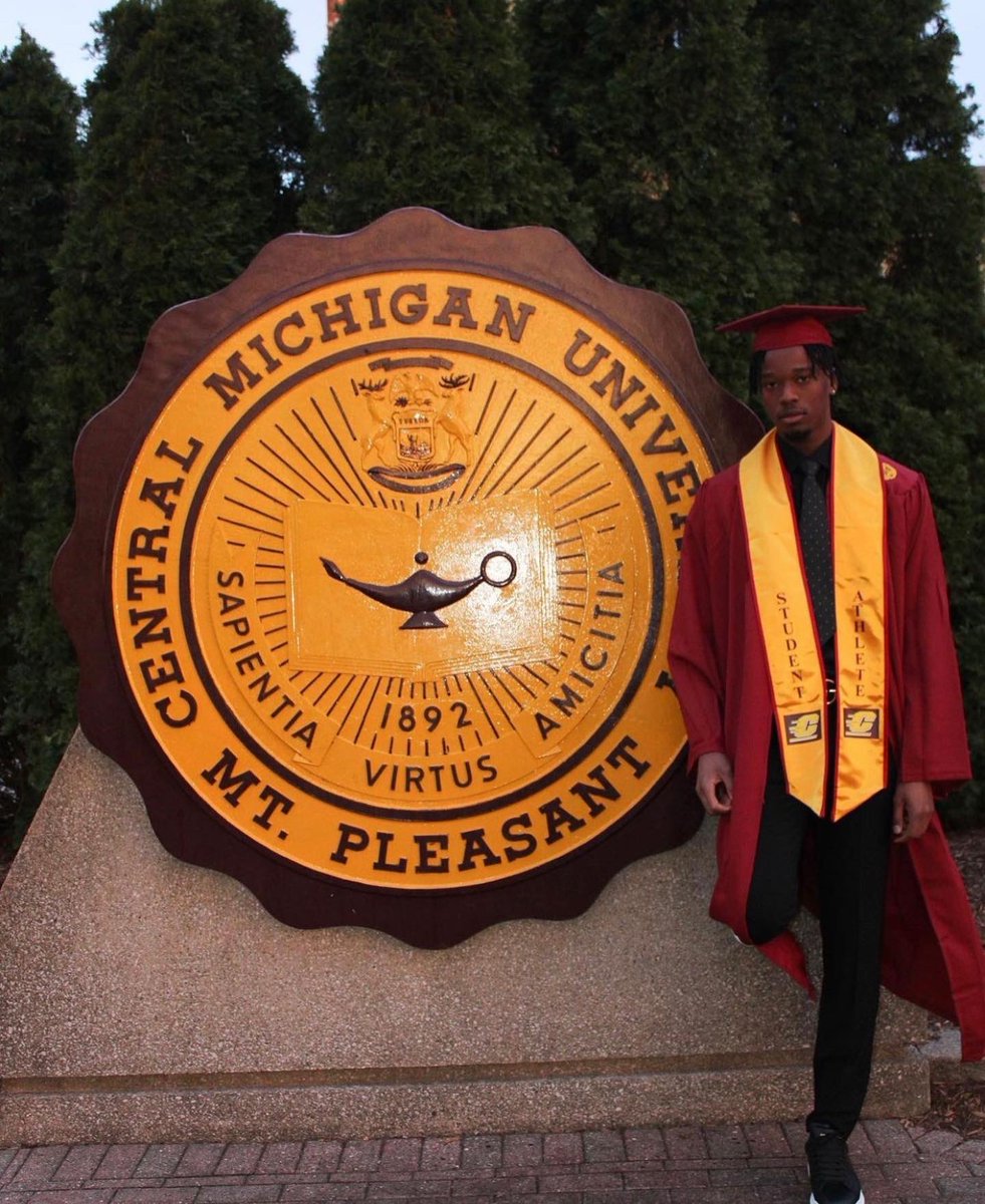 WGale34's tweet photo. Big Congrats to my boy Ralph Bissainthe, officially a college graduate! Another Mustang with a degree! Very proud of the person you are and are becoming! Keep working, keep growing. 🙏🏾🐎🏀 @b1ssainthe https://t.co/Ddumzq2wDn