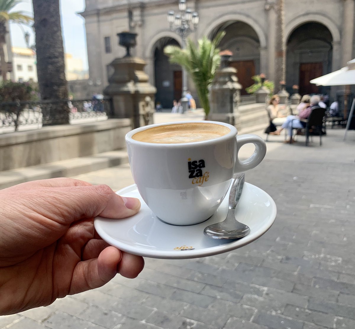Some incidental prices on the Canary Islands this week… 

▪️20 paracetamol (chemist) - 0.65c
▪️500ml water (shop) - 0.50c
▪️1x cortado (coffee, at a table on a central square) - €1.20 

Thoughts?