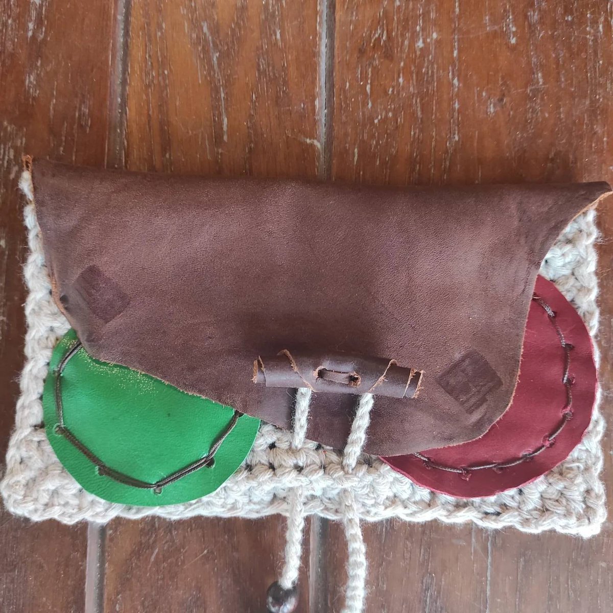 S uzbuđenjem dijelim najnoviji dodatak u mojoj #etsy dućanu: ručno rađeni novčanik za žene., dio za pletenje i koža, za novac, za mobitel, za kartice, za cigarete etsy.me/3sjwFVh #beige #prom #brown # formalevent #jedinstvenipoklon #mekana #ručno pletena #nježn