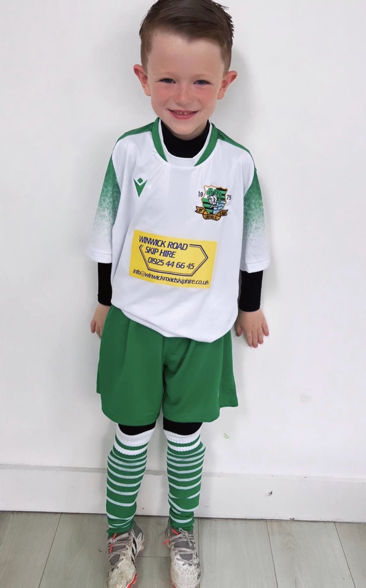 FaithKnott's tweet photo. @FPS_2_Hedgehogs Harrison’s football team played in their first football tournament today. They played so well and win or loose they still had a smile on their faces ⚽️💚 also his biggest supporter was their too 🥺💚 https://t.co/RzExIHDAif