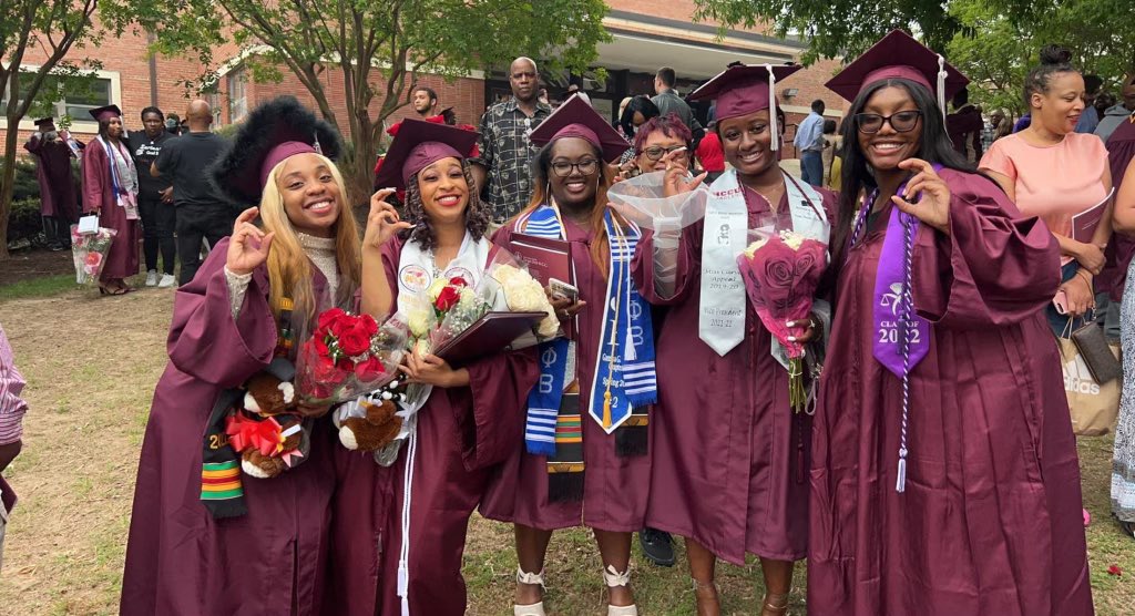 CurveAppeal_'s tweet photo. We would like to congratulate all the Curve Appeal Models for graduating from North Carolina Central University! We love you! BIG CEEEE-AYEEEE 💙💎🎉
#hbcu #models #nccu #modelingtroupe #blackgrads #blackgirlmagic https://t.co/VJJx7jLPHL