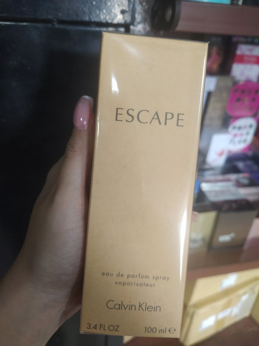 GigiollaV's tweet photo. @ASnulitel @anaadrian11 Si existeee 🥰 lo tengo disponible. @eebluperfumes en Instagram ✨ https://t.co/AfF08JdbXk