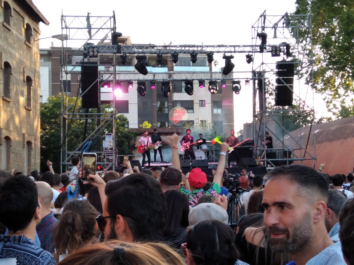 queestoseaunhit's tweet photo. A reventar @arde_bogota en @En_Orbitafest https://t.co/Q2puHCzhV7