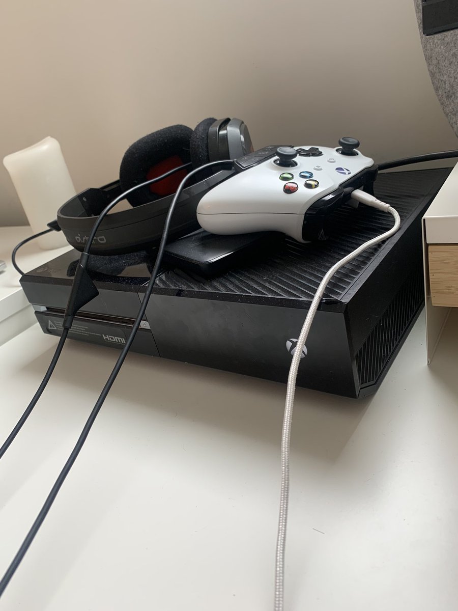 NoNameAfiliated's tweet photo. Been moving so different ever sense I left this Xbox one 1st gen in the dust ๐ฎโ๐จ๐ฎโ๐จ #Demontime #4KD https://t.co/wAIgd0Aqg6