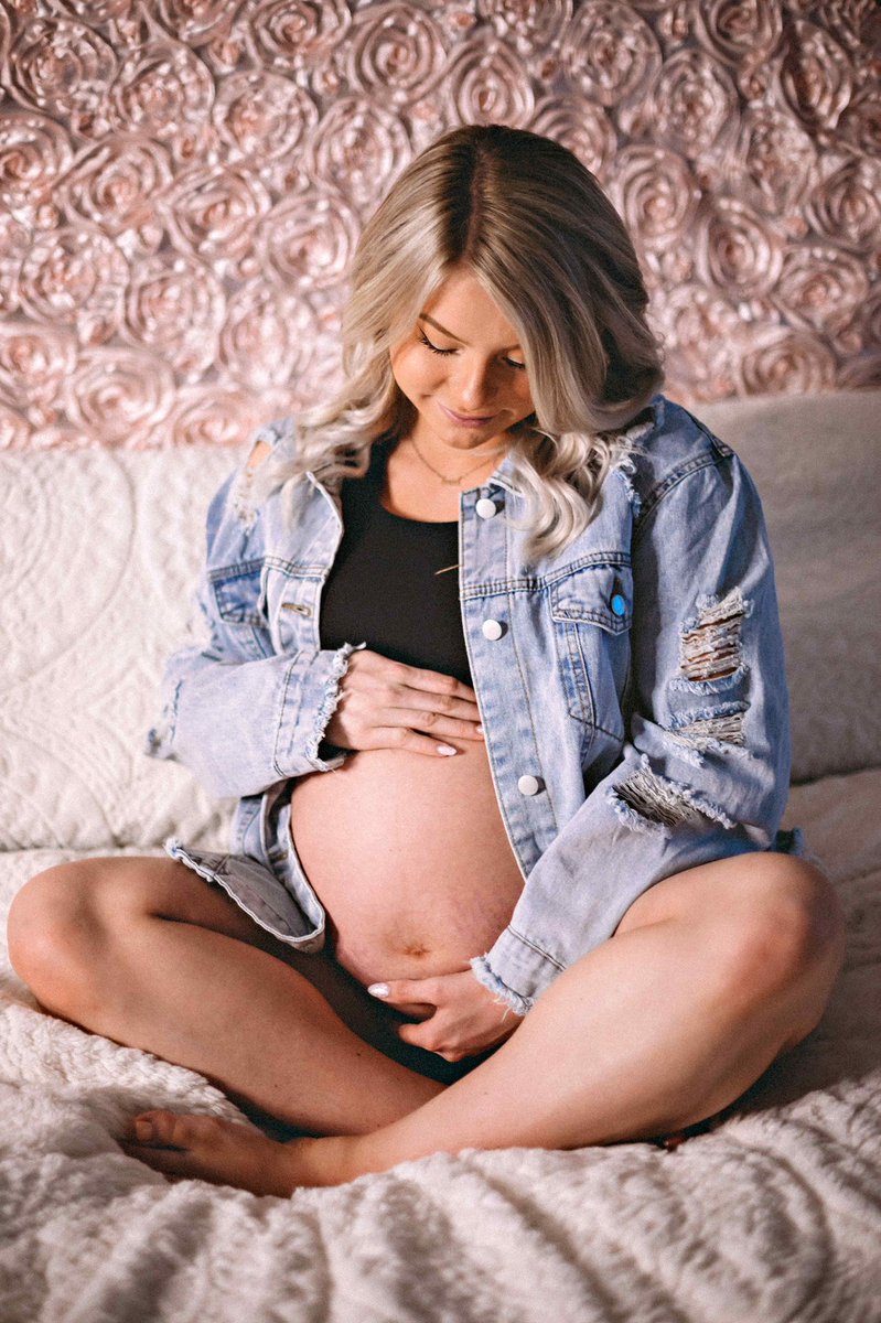 CollinssDesiree's tweet photo. girl mama 🌸 https://t.co/tvuLfvVsjd