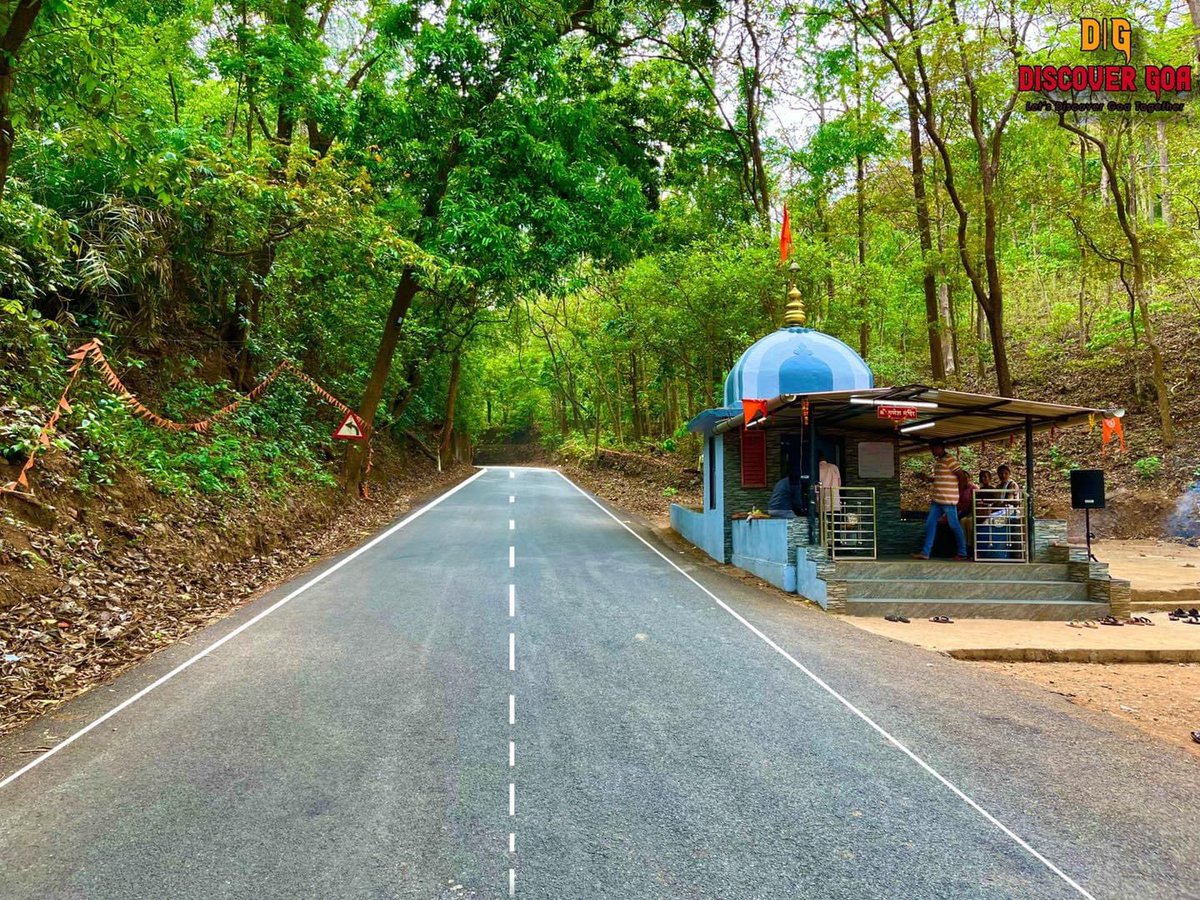 #GaneshTemple On the way to Valpoi, Sattari-Goa..!!!!🚗🛕🌳

#goalife #karnataka #fashion #beachlife #rajasthan #photooftheday #goatrip #redeghat  #bhfyp #music #sattari  #psychedelic #chandigarh #valpoi  #vacation