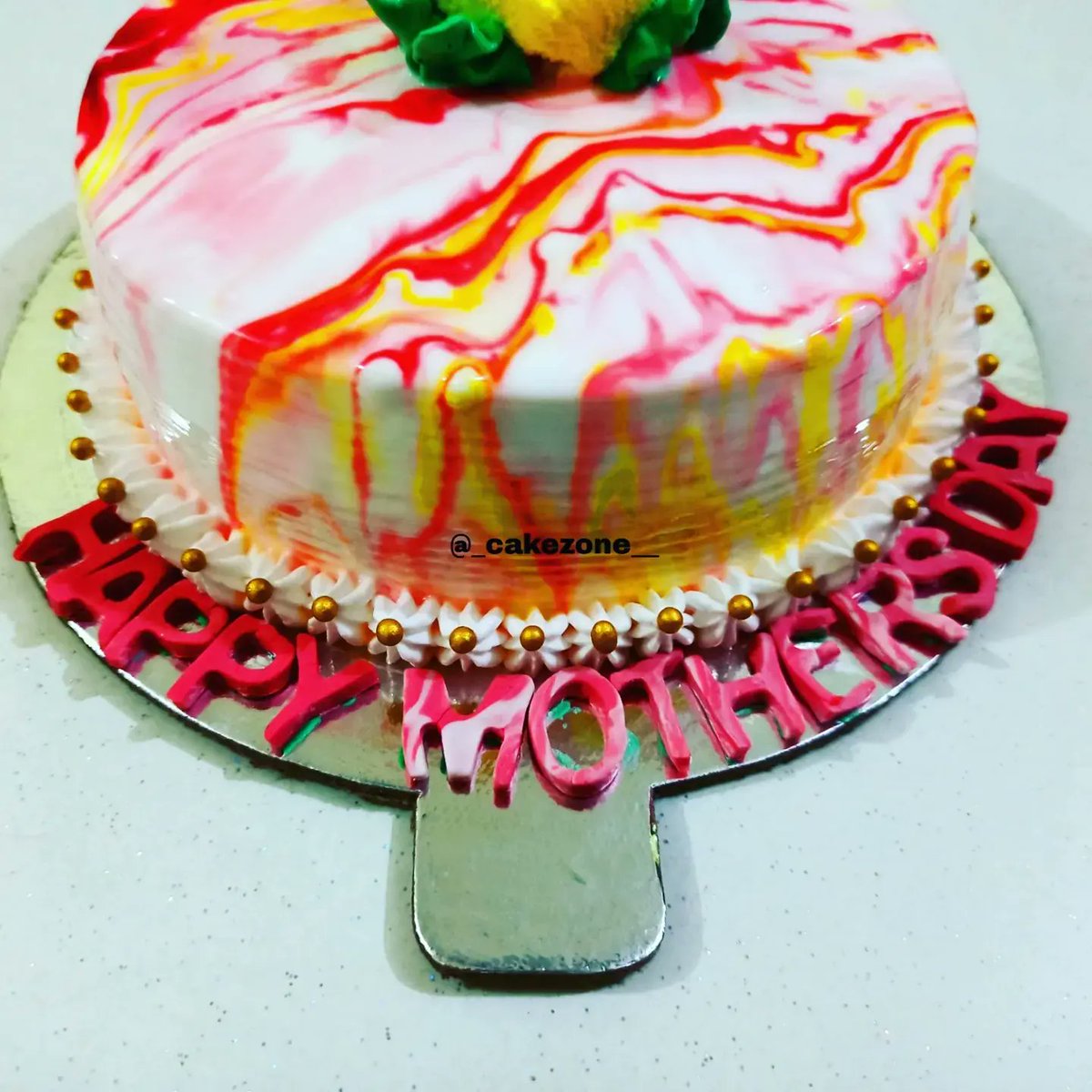 cakezone__'s tweet photo. 💯%Eggless👍
Mother's Day Special Cake❤️
Texture Effect Cake🥰
Pineapple flavour 🍍💛💛
Direct message us for orders📩📩
Saharanpur (India)
.
.
#cake #pineapples #kitchen #RecipeoftheWeek #texturecake #effectcake #MothersDay #mothersonincest #SpecialOne #freshcake #cakeart https://t.co/BJEEZvTgoY