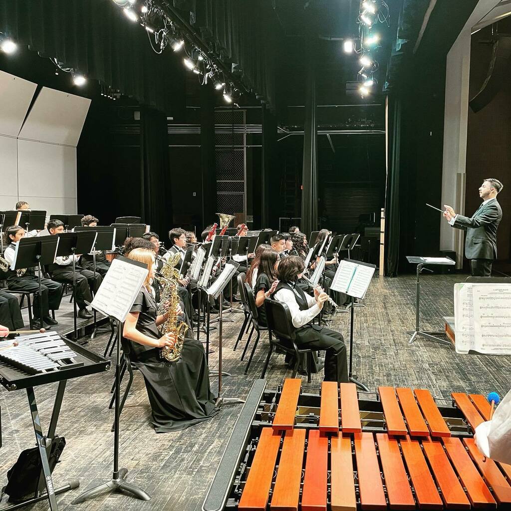 cookmsband's tweet photo. Festival at the Falls #cookrangerband #symphonicband https://t.co/6RzHTSooZl https://t.co/6MLkszSx8f