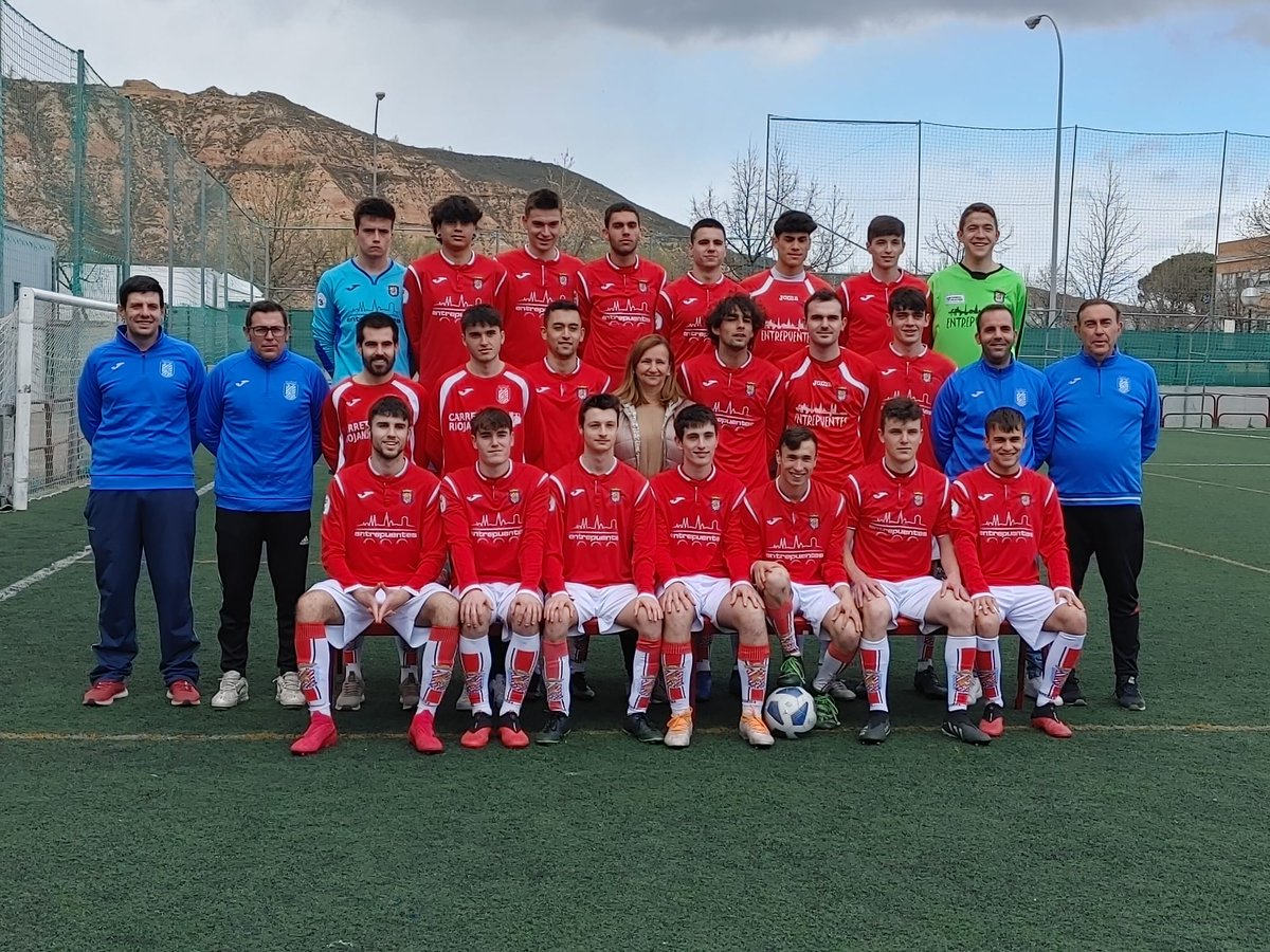 Loopeez002's tweet photo. 🐯🔴🐯🔴🐯🔴🐯🔴🐯🔴🐯🔴
Podrás esforzarte, repetir las cosas, corregir los fallos, limar las impurezas... para conseguir un buen equipo, pero de nada te sirve si no formas una familia que luche con el corazón❤️❤️❤️❤️❤️❤️❤️❤️❤️ https://t.co/deWdNzUs5o