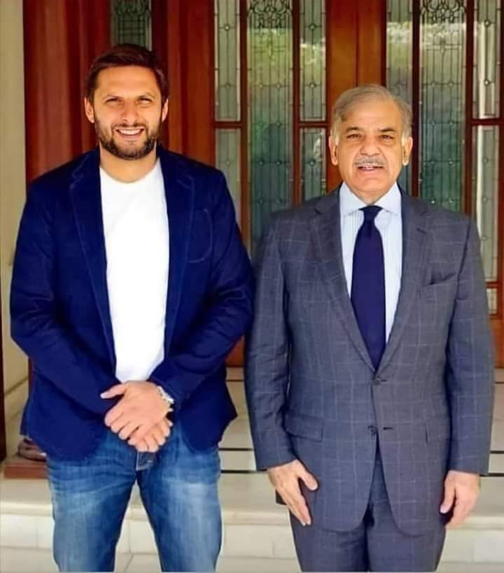 HamnaIts's tweet photo. یوتھیا مار فوٹو 😁
آج کل یوتھئے شاہد آفریدی کی فوٹو
دیکھتے آگ بگولہ ہو جاتے ہیں 🤣😂یوتھیو توڈی پین دی سری 🤣😜😜 https://t.co/wdB3g6QZeP