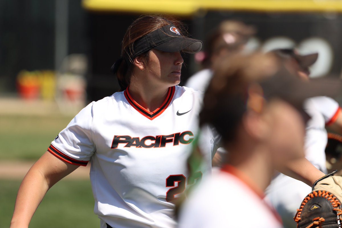 PacificSoftball's tweet photo. We play for our seniors today. https://t.co/FItseH4vxc
