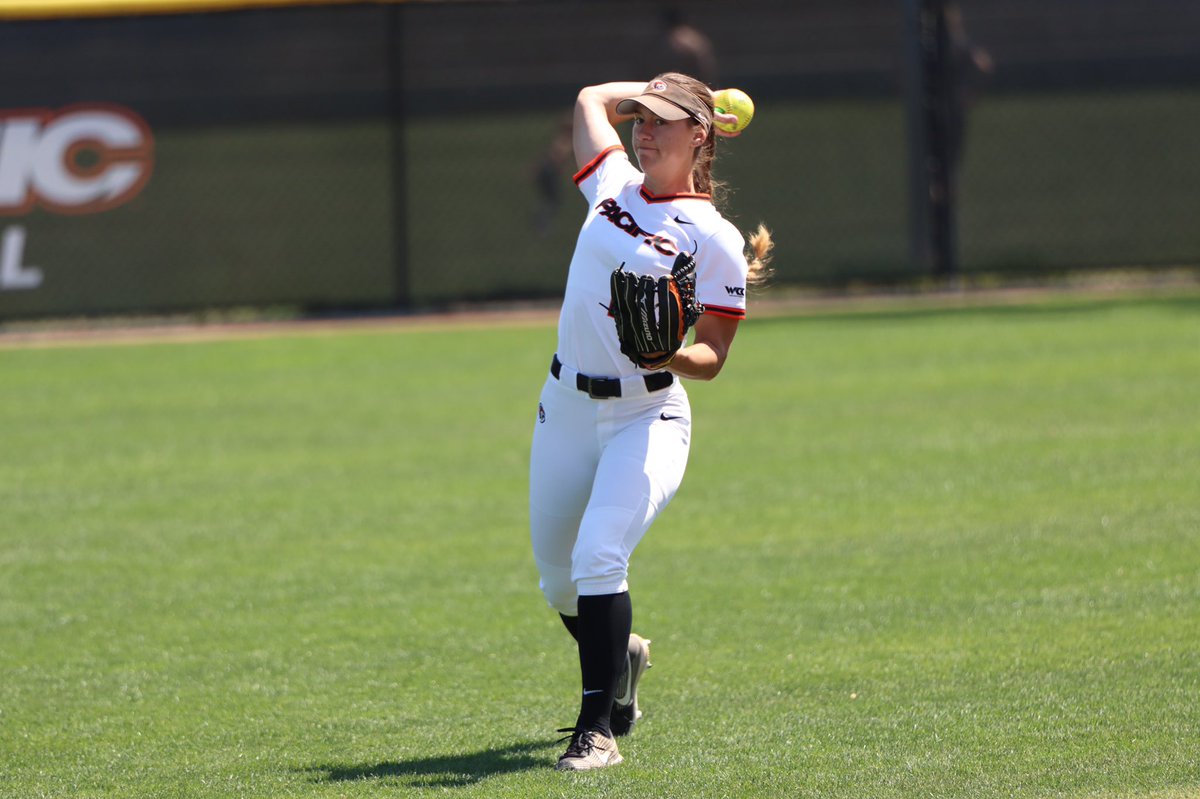 PacificSoftball's tweet photo. We play for our seniors today. https://t.co/FItseH4vxc