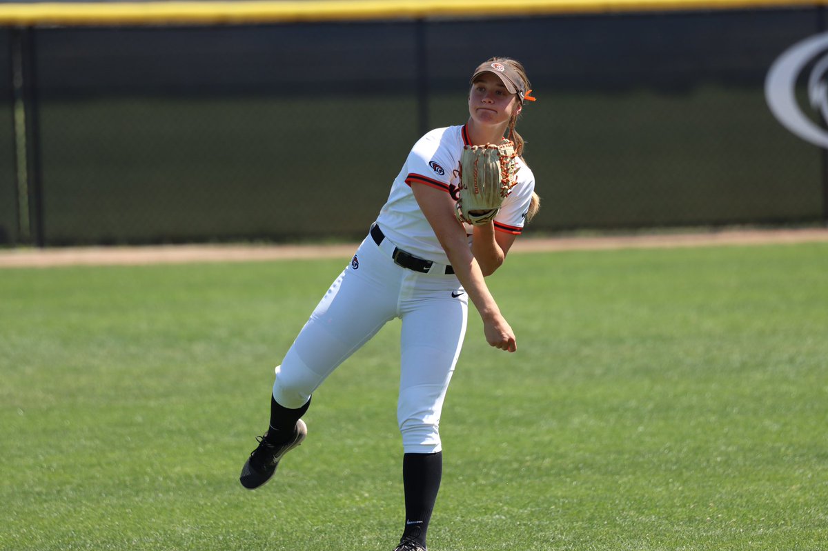 PacificSoftball's tweet photo. We play for our seniors today. https://t.co/FItseH4vxc