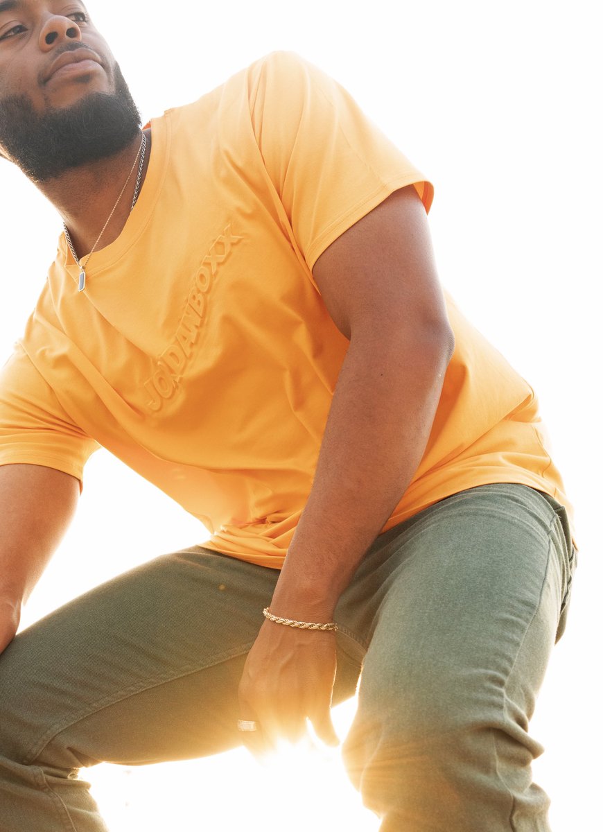 jordanboxx's tweet photo. ‘jordanboxx’ Orange Relaxed Fit T-Shirt w/ Embossed Logo
• 95% Cotton/5% Spandex Blend
• 📸: yourstruly.p_ on IG
•
•
#jordanboxx
#jordanboxxTheBrand
#WithGREATNESS
#AllThingsGreat
#Quality
#Summer2022 https://t.co/vk4UZu2c6A