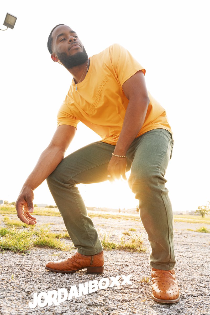 jordanboxx's tweet photo. ‘jordanboxx’ Orange Relaxed Fit T-Shirt w/ Embossed Logo
• 95% Cotton/5% Spandex Blend
• 📸: yourstruly.p_ on IG
•
•
#jordanboxx
#jordanboxxTheBrand
#WithGREATNESS
#AllThingsGreat
#Quality
#Summer2022 https://t.co/vk4UZu2c6A