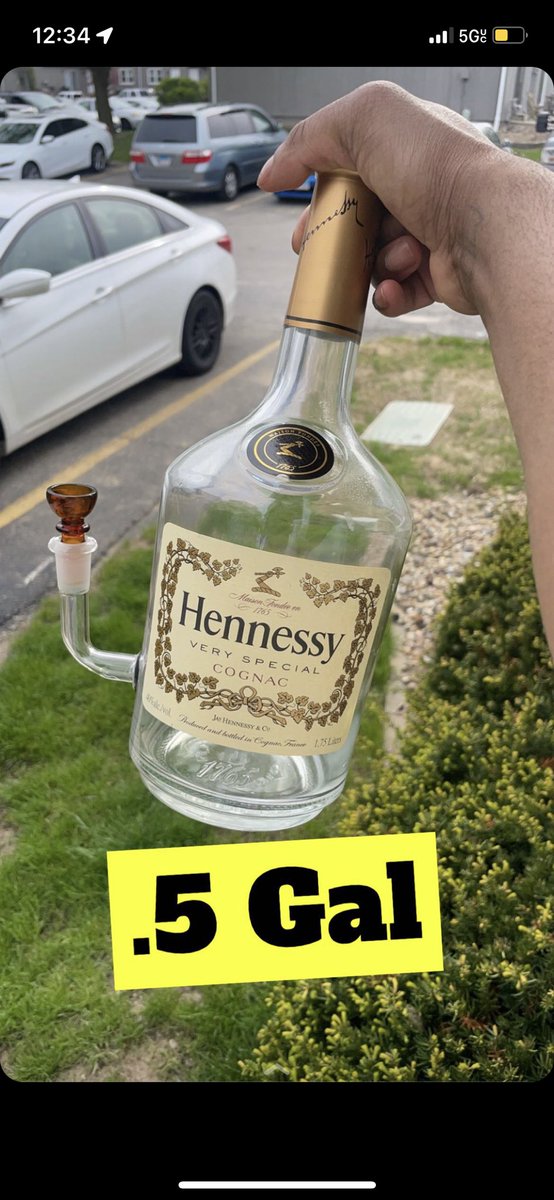 LiqBottleBongs's tweet photo. I just started a business making bongs out of alcohol bottles. I would really appreciate a rt because my next customer customer could be on your timeline. Im doing a raffle for 1 free bottle bong of your choice. To enter the raffle all you have to do is like, rt, and follow me! https://t.co/hkLglqFHjq