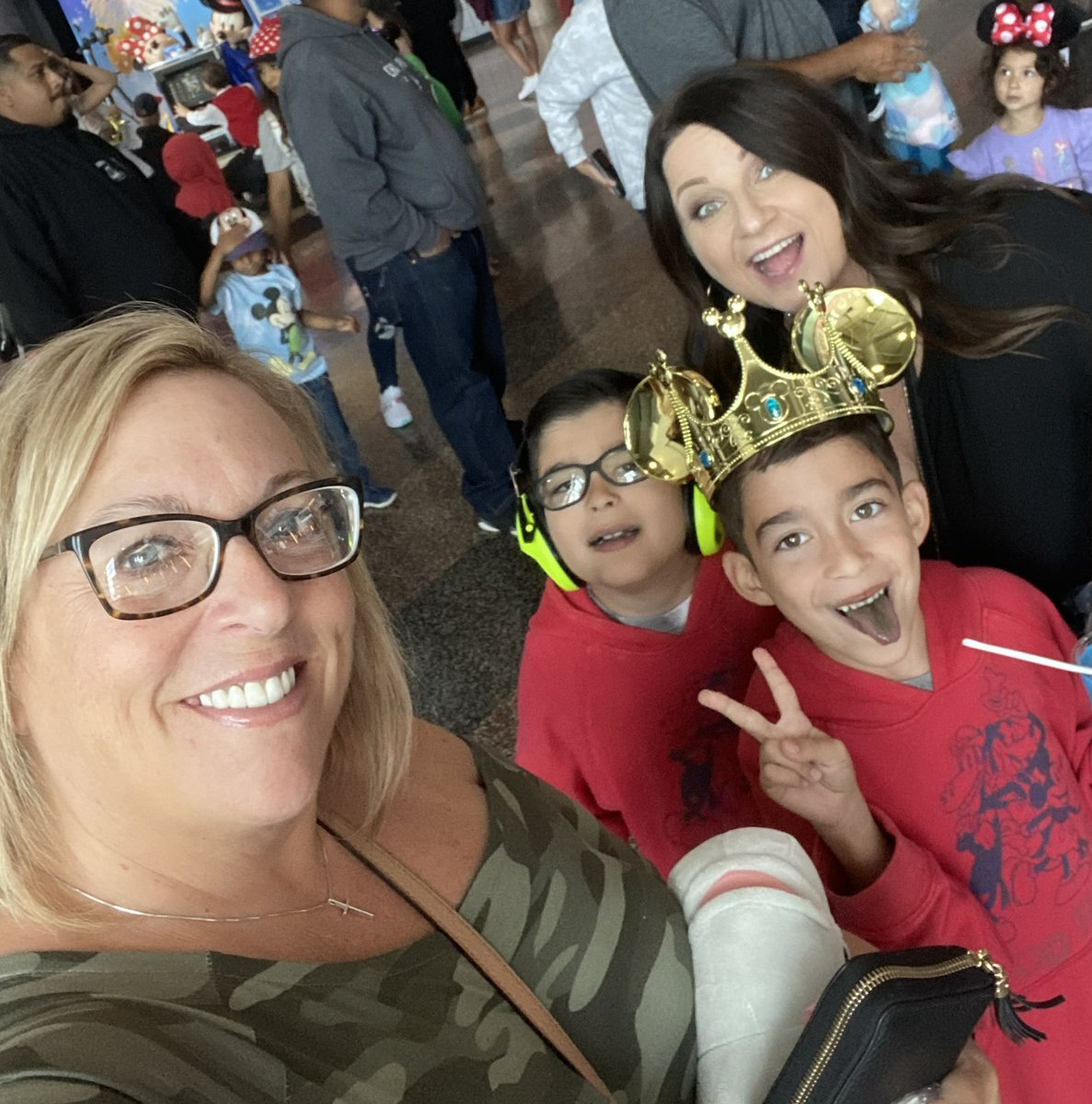 mmisquez's tweet photo. #DisneyOnIce https://t.co/PEMjzoJaig