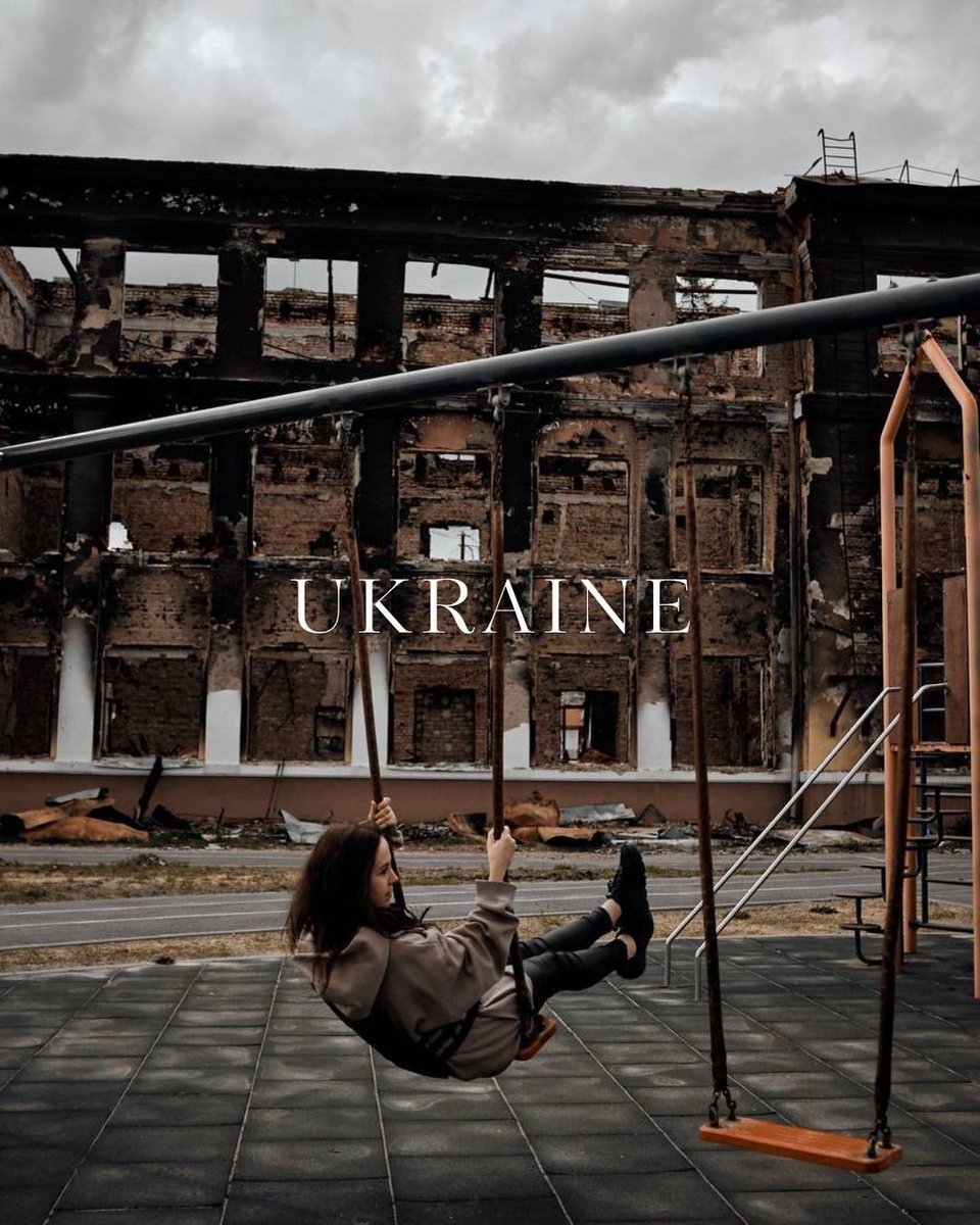u24_news's tweet photo. This is how our #Ukraine looks now.
Unbroken. Undefeated. Unsurpassed.
The courage of Ukrainians will be inscribed in history!
📸 @libkos
#elleukraine https://t.co/DnsHCbYUAB