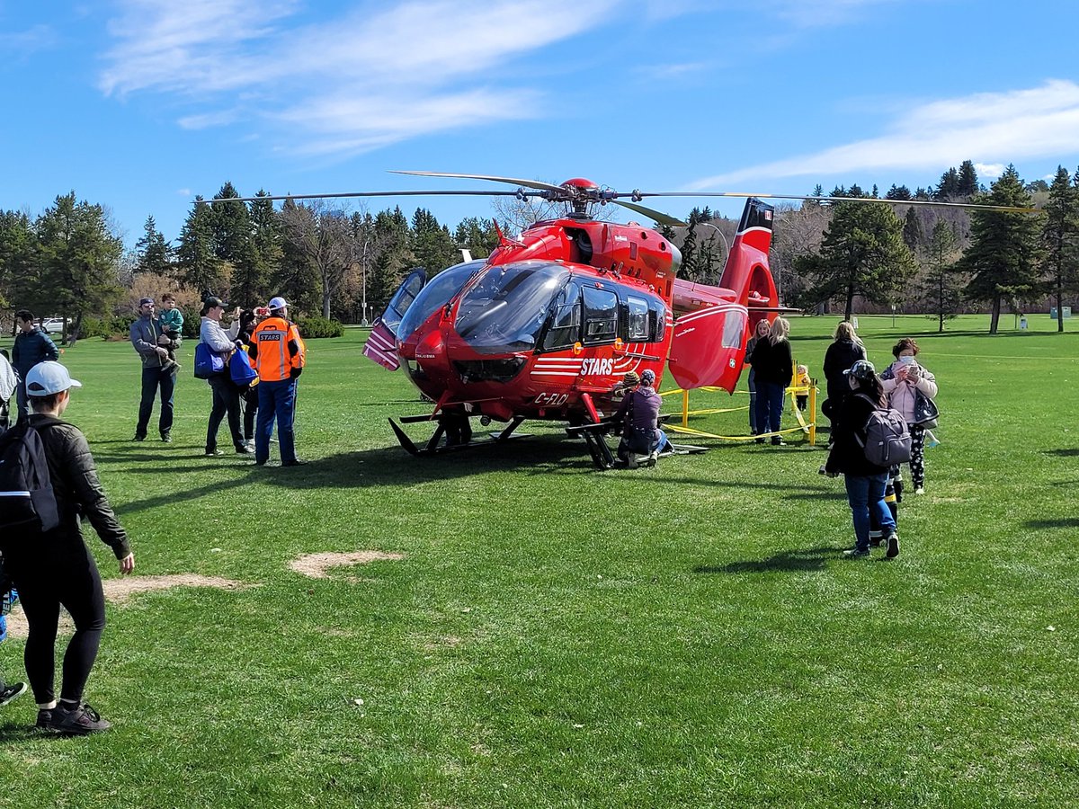 digsafeyeg's tweet photo. A great day sharing the message of Emergency preparation at Get Ready in the park.#YEG #Eapuoc #SafetyFirst #digsafe #utilitysafety.#wherestheline #pembina #keyera https://t.co/1qXhO7Mo42