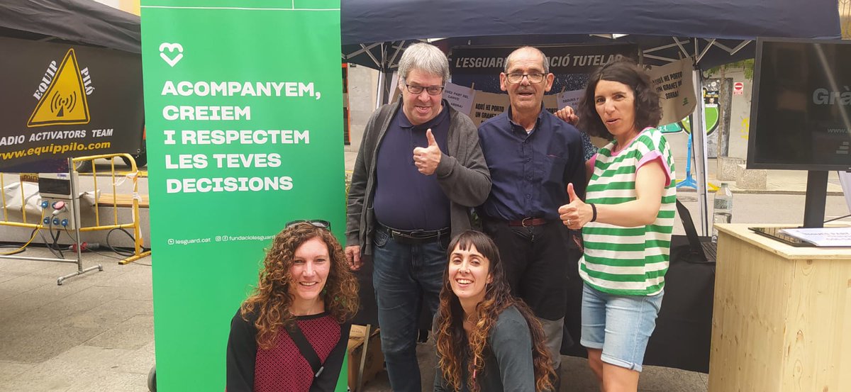 fundacioesguard's tweet photo. Avui a la fira d’#EntitatsdeVic! Acompanyant, creient i respectant les teves decisions! #siguespartdelcanvi #suport #Fundaciolesguard https://t.co/FFc73ILyjW