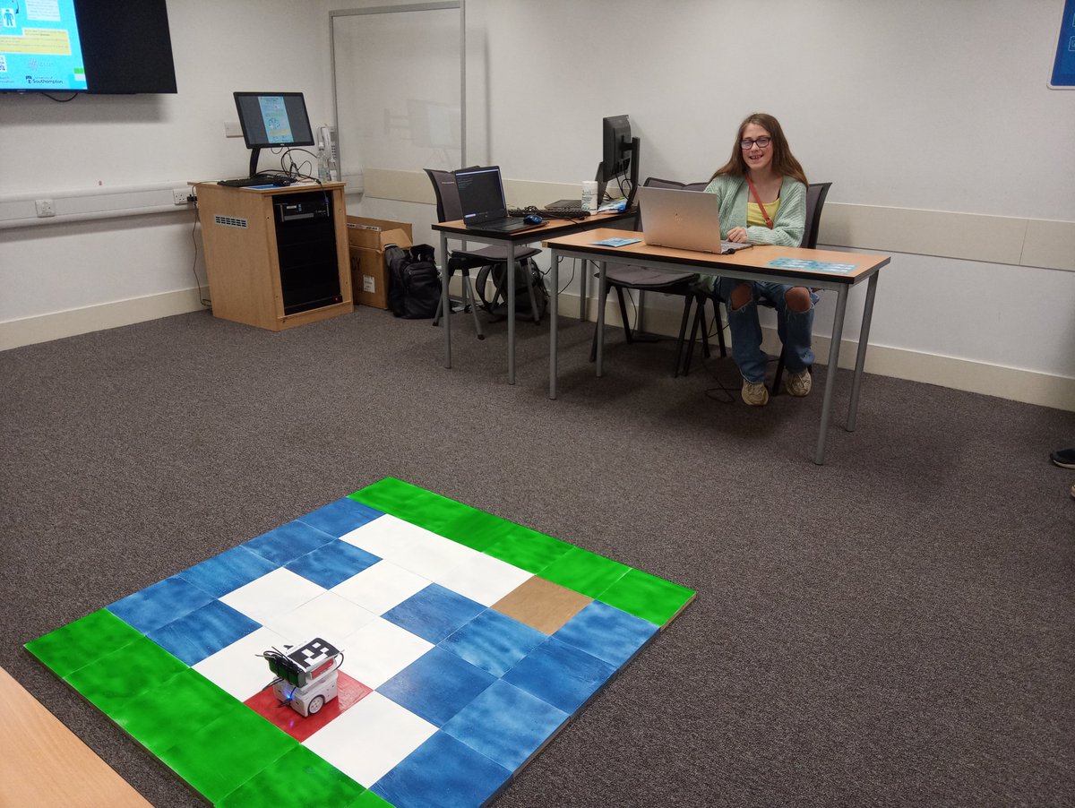 Go Treasure Hunting with Thymio the Robot tweet media