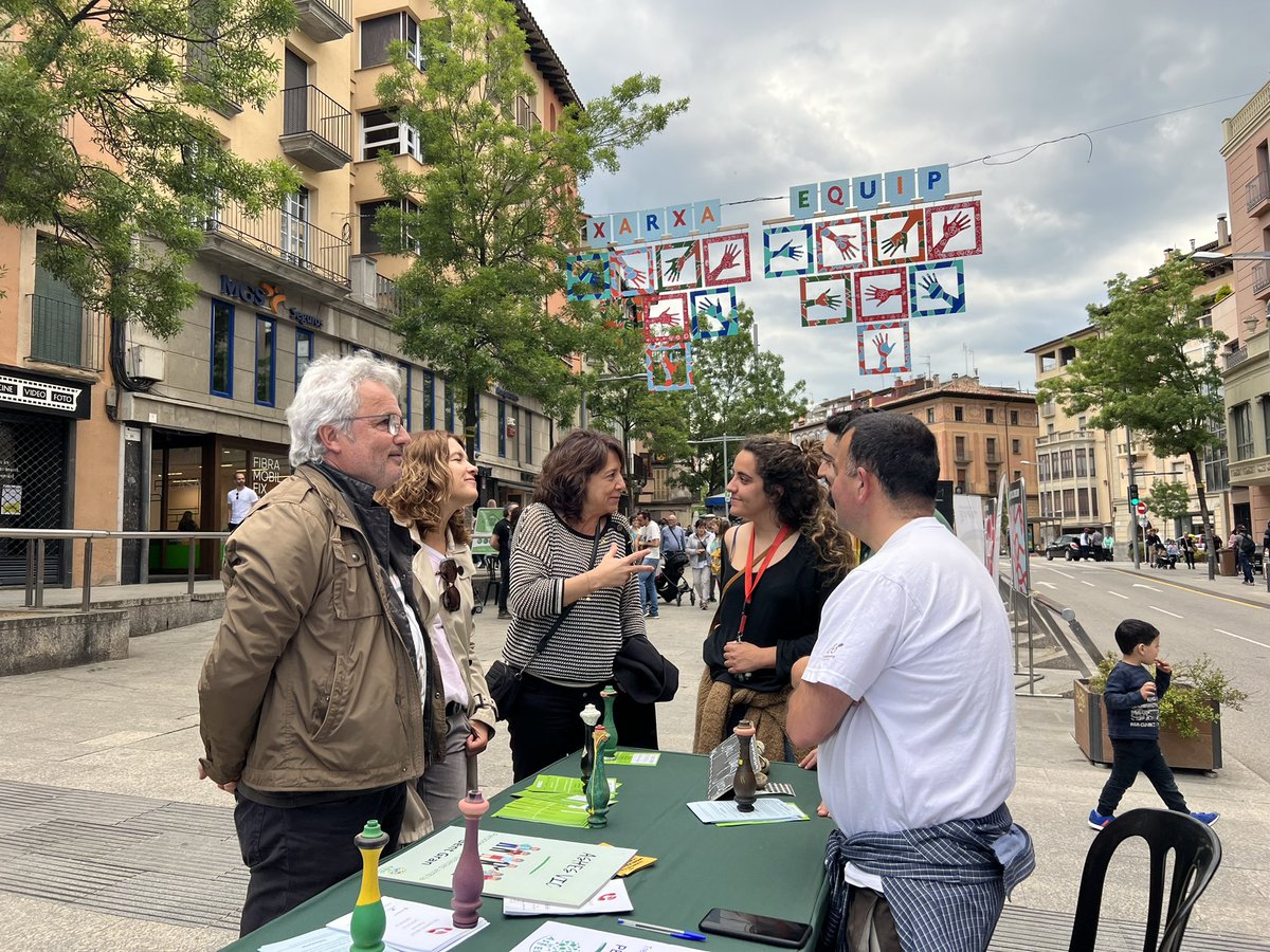 aj_vic's tweet photo. ✅ Més de 80 entitats i associacions de #Vic participen a la 18a Mostra d'Entitats.
 
🤝 La Fira es consolida com un espai de diversitat, convivència i d'intercanvi d'idees i iniciatives entre el teixit associatiu. https://t.co/mUfBFOnRIB