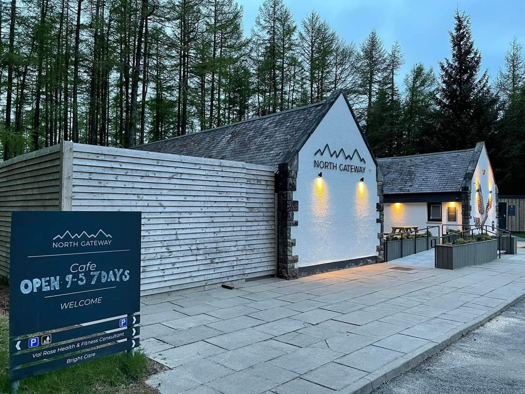 HHDayHighlands's tweet photo. Lovely to see our hen harrier mural at North Gateway, a newly-open cafe on the a9 at Daviot woods just south of Inverness.

There'll be plenty of passing folk reading our information board about Thistle - raising awareness to a wide audience over the longer term 👍

#HenHarriers https://t.co/TCsQ1Rh0vs