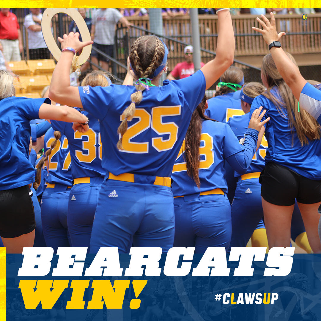 Survive and advance! <a href="/LanderSoftball/">Lander Softball</a> moves onto the PBC Semifinals with a walk off home run by Haven Pesce! #cLawsUp
