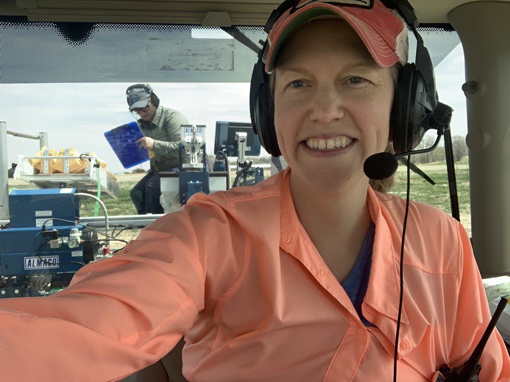 PetersonInsects's tweet photo. #tractorselfie https://t.co/9vPcwR2100