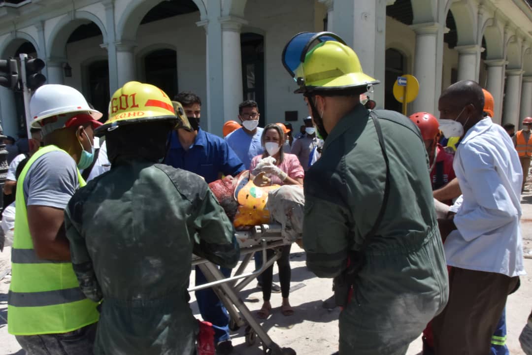 DiazCanelB's tweet photo. Nuestro más profundo agradecimiento a todas las personas que desde muchas partes del mundo nos han enviado sus condolencias, apoyo y acompañamiento en estos momentos tan duros para #Cuba. En medio del dolor, la solidaridad alivia. #FuerzaCuba https://t.co/lG5mO08GtT
