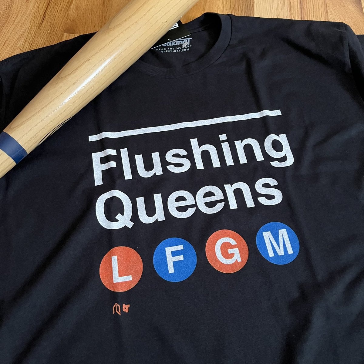 🚨 Rain Sucks Giveaway 🚨

RT and Follow to win the shirt of your choice! Winner announced tomorrow. #LFGM 

breakingt.com/collections/th…