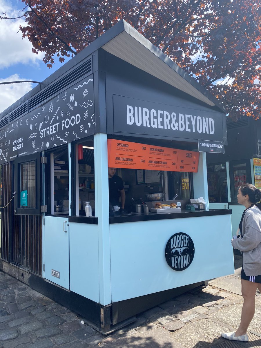 LDNBurgerClub's tweet photo. I visited @burgerandbeyond at Camden Market. Maybe the best ‘street food’ burger I’ve ever had. Delicious and juicy. https://t.co/nBCTZKxejl