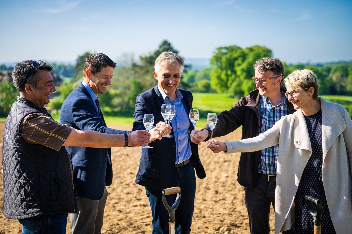 First vine planted, 19,499 to go! We are so excited to share the latest project at South Lodge, our very own vineyard in partnership with our friends <a href="/RidgeviewWineUK/">Ridgeview Wine</a> , we can't wait to be toasting the success with a glass of <a href="/Exclusive_Hotel/">Exclusive Collection</a> own label sparkling wine🥂