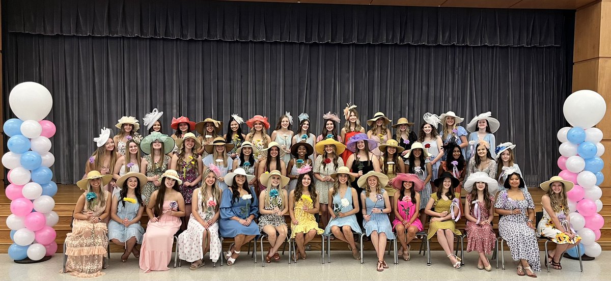 22-23 Violet Belles at Mother/Daughter Brunch. 💜💛