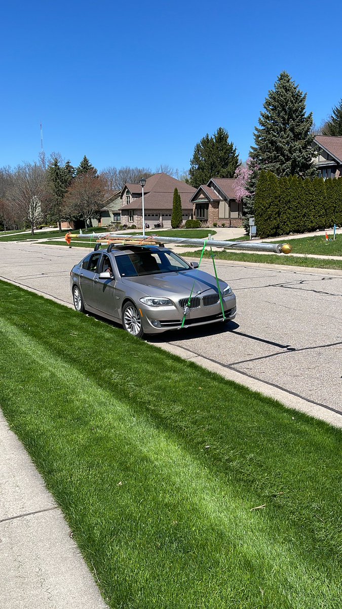 StanGriffis's tweet photo. BMW “the ultimate flagpole hauling machine’ https://t.co/wX4HubnNt1