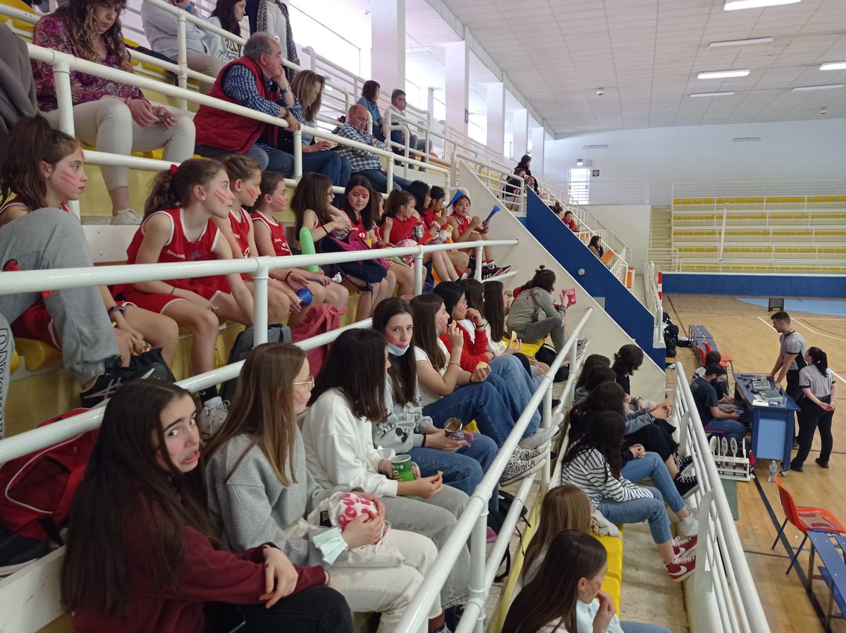 Baloncesto_CSI's tweet photo. Sin ell@s detrás imposible..
Sábado a Donosti... A vernos. Gracias! Tanks! Eskerrik asko! Hemos ganado la liga de Nacional @jesuitascolegio https://t.co/4dgFJhr0Gy