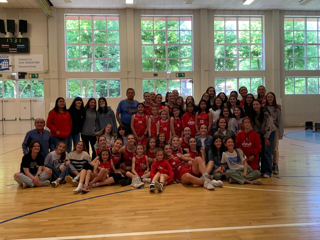 Baloncesto_CSI's tweet photo. Sin ell@s detrás imposible..
Sábado a Donosti... A vernos. Gracias! Tanks! Eskerrik asko! Hemos ganado la liga de Nacional @jesuitascolegio https://t.co/4dgFJhr0Gy